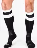 Fußballsocken – auf schwarzem Hintergrund