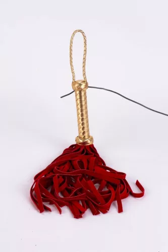 Flogger mit metallischem Leder-Griff und Wildleder-Tails Rot 18"