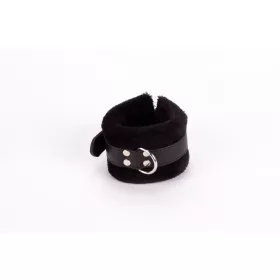   Handschellendesign aus kalbsweichem Leder und schwarzem Pufffell