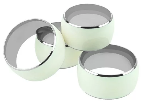 Fénylő pompom gyűrű – különleges intim élményhez